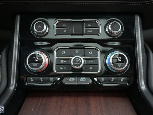 Used 2023 GMC Yukon XL Denali Ultimate w/ LPO, Floor Liner Package AWD/4WD image 4