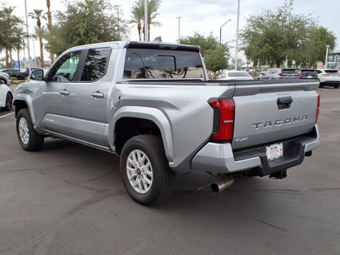Certified 2025 Toyota Tacoma SR5 AWD/4WD image 6