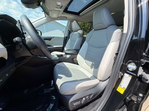 Used 2023 Toyota RAV4 XLE Premium FWD image 13