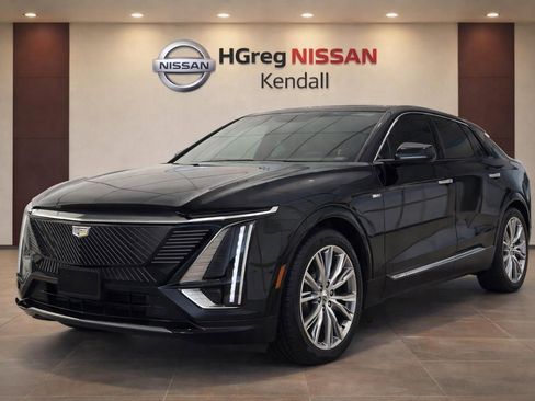 Used 2024 Cadillac Lyriq Tech RWD image 3