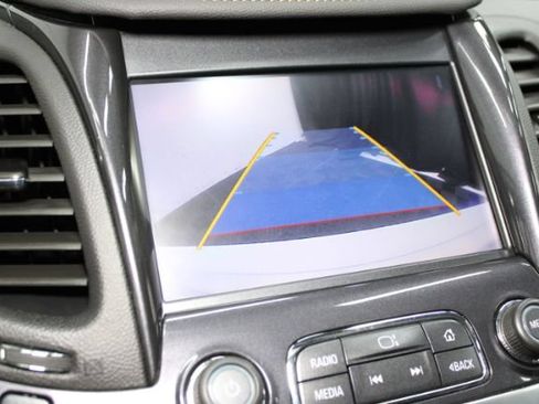 Used 2017 Chevrolet Impala LT FWD image 21
