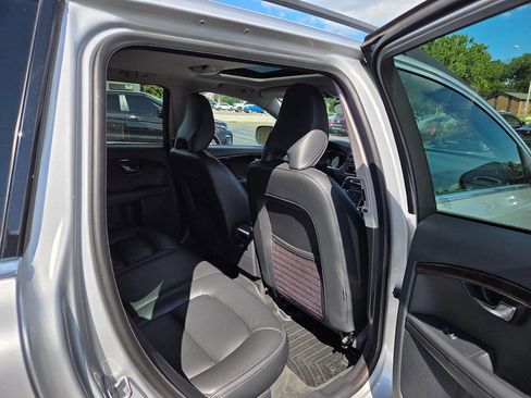 Used 2016 Volvo XC70 T5 Premier image 17