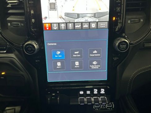 Used 2024 RAM 2500 Limited image 32