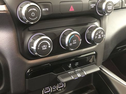 Used 2020 RAM 1500 Big Horn AWD/4WD image 10