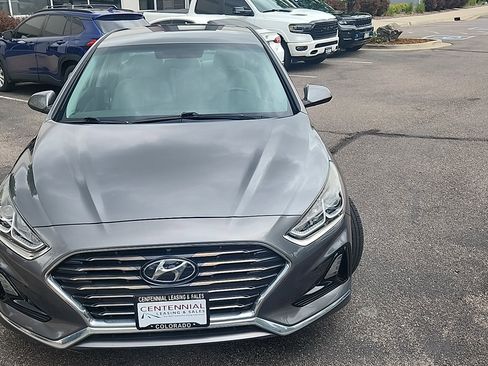 Used 2018 Hyundai Sonata SE FWD image 2