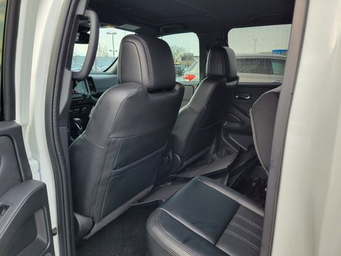 Used 2022 Nissan Frontier PRO-4X w/ Pro-4X Premium Package image 12