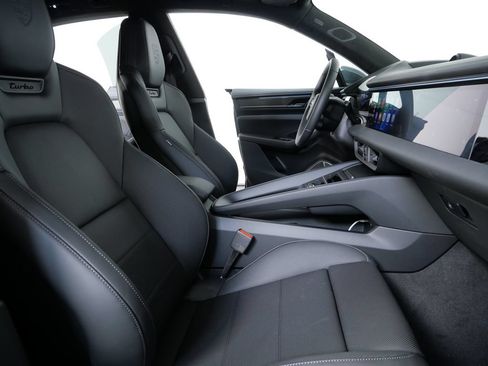 New 2026 Porsche Macan Turbo Electric AWD/4WD image 21