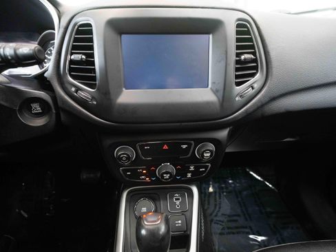 Used 2021 Jeep Compass Latitude w/ Convenience Group AWD/4WD image 17