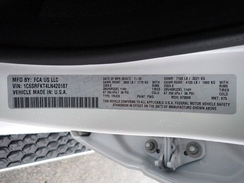 Used 2020 RAM 1500 Limited w/ Body Color Bumper Group image 20