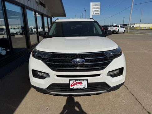 Used 2020 Ford Explorer XLT w/ Equipment Group 202A AWD/4WD image 3