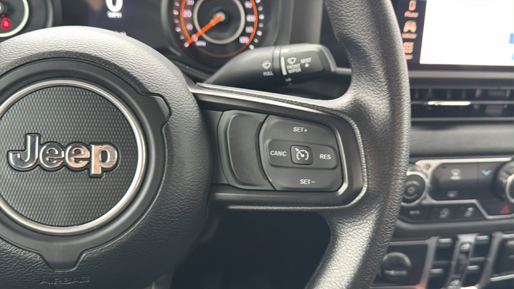 Used 2025 Jeep Gladiator Sport AWD/4WD image 21