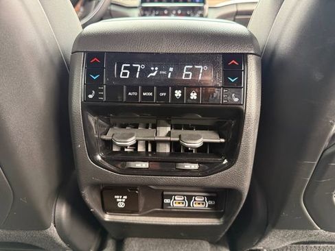 Used 2023 Jeep Grand Cherokee L Summit image 28