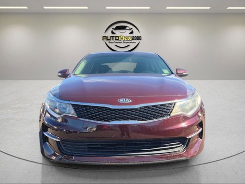 Used 2018 Kia Optima LX image 2