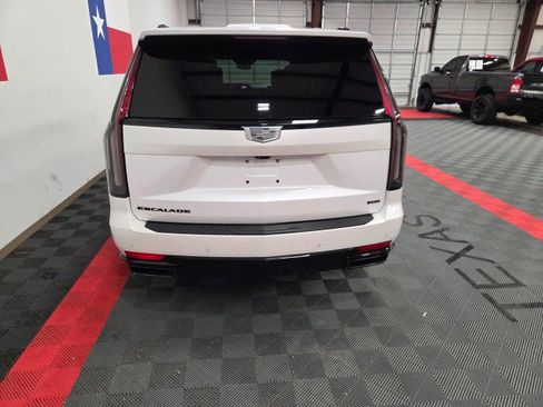 Used 2023 Cadillac Escalade ESV Sport Platinum w/ LPO, ONYX Package image 22