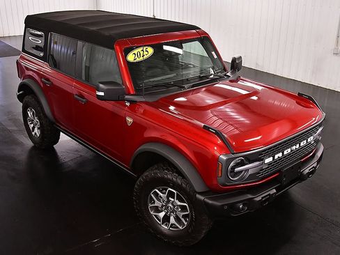 Used 2025 Ford Bronco Badlands AWD/4WD image 13