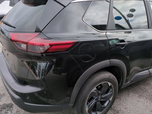 Used 2025 Nissan Rogue SV FWD image 5
