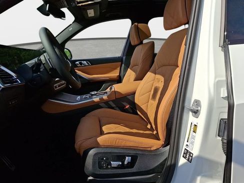 New 2026 BMW X5 xDrive40i w/ M Sport Package AWD/4WD image 11