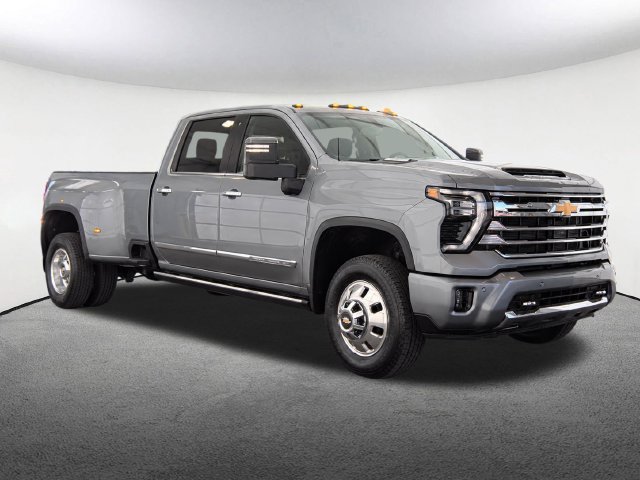 Used 2025 Chevrolet Silverado 3500 High Country w/ High Country Premium Package AWD/4WD image 2