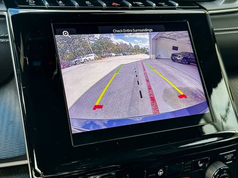 Used 2023 Jeep Grand Cherokee L Laredo image 18