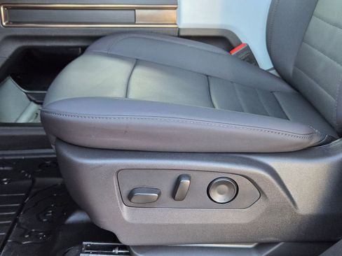 Used 2025 GMC Hummer EV 3X w/ LPO, Illumination Package image 28