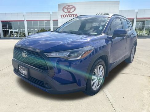 Certified 2023 Toyota Corolla Cross LE w/ Moonroof Package AWD/4WD image 7
