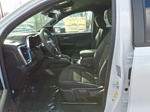New 2026 GMC Canyon Elevation w/ Technology Package AWD/4WD image 13