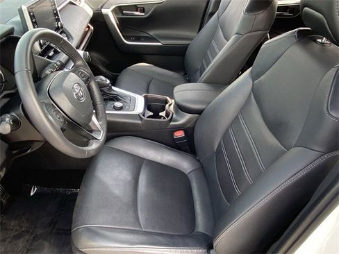 Used 2021 Toyota RAV4 Limited image 20