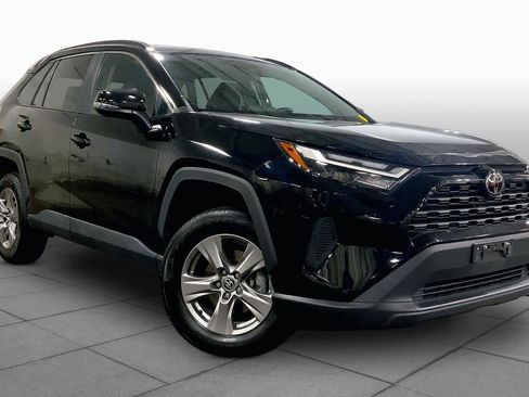 Used 2024 Toyota RAV4 XLE AWD/4WD image 3