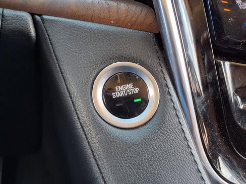 Used 2019 Cadillac Escalade Premium Luxury image 21