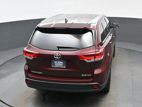 Used 2017 Toyota Highlander XLE image 39