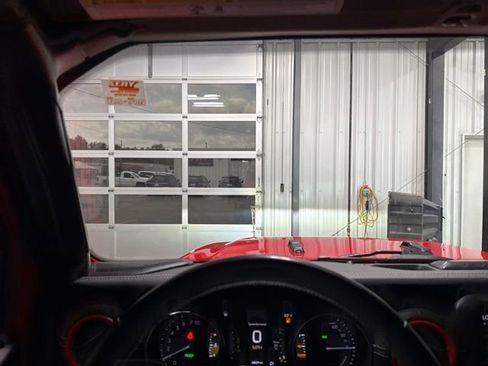 Used 2022 Jeep Wrangler Unlimited Sahara image 9