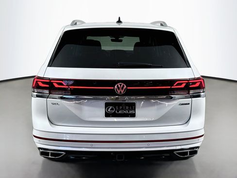 Used 2024 Volkswagen Atlas SEL Premium R-Line AWD/4WD image 6