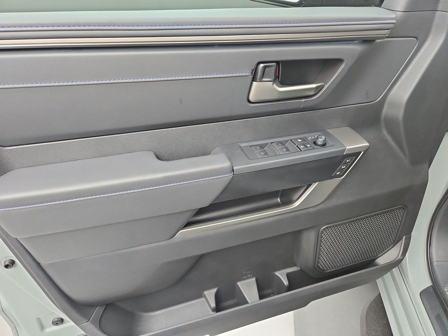 New 2026 Toyota Tundra Platinum AWD/4WD image 17