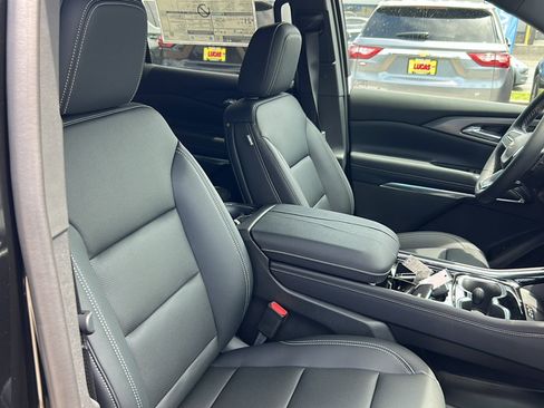 New 2026 Chevrolet Traverse LT w/ Driver Confidence Package AWD/4WD image 13