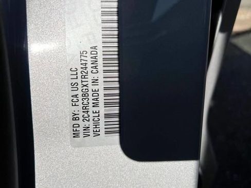 New 2026 Chrysler Pacifica Select image 9