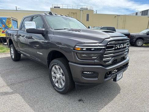 New 2026 RAM 2500 Laramie AWD/4WD image 7