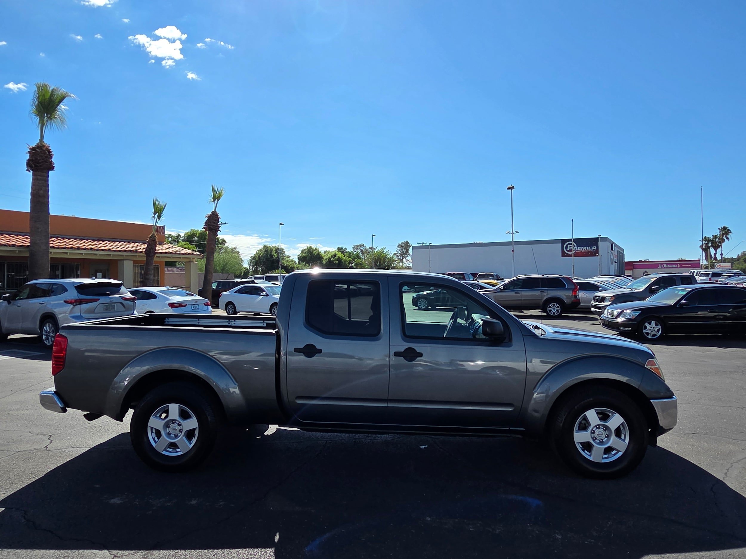 Used 2007 Nissan Frontier SE w/ SE Value Truck Pkg RWD image 6