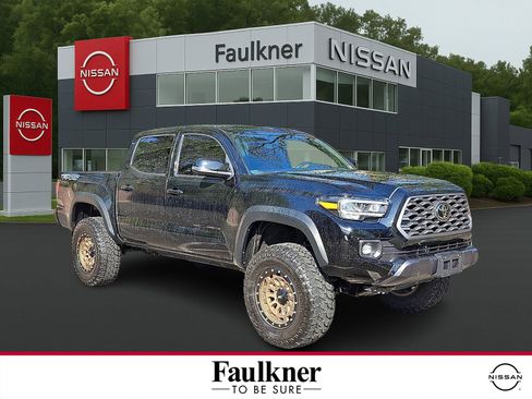 Used 2023 Toyota Tacoma TRD Off-Road w/ Technology Package AWD/4WD image 1