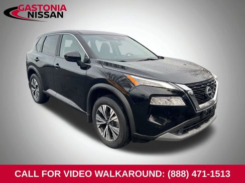 Used 2023 Nissan Rogue SV image 1