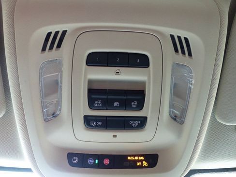 Used 2023 Buick Envision Avenir FWD image 32