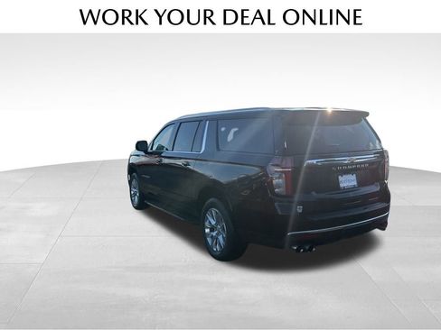Used 2021 Chevrolet Suburban Premier image 19