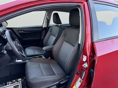 Used 2018 Toyota Corolla LE FWD image 11