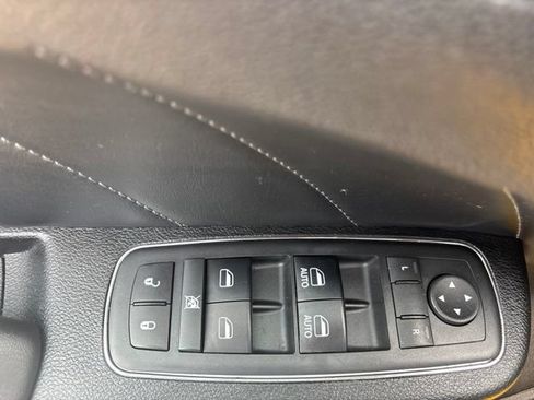 Used 2017 Dodge Charger SXT w/ AWD Plus Group image 10