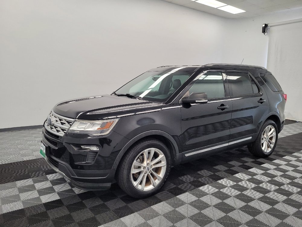 Used 2019 Ford Explorer XLT w/ Equipment Group 202A FWD image 2