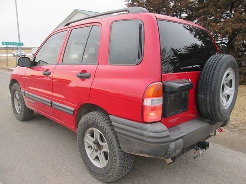 Used 2003 Chevrolet Tracker 4WD w/ Preferred Equipment Group image 8