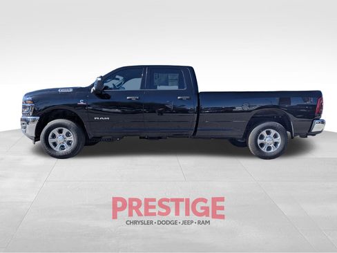 New 2025 RAM 3500 Big Horn AWD/4WD image 9