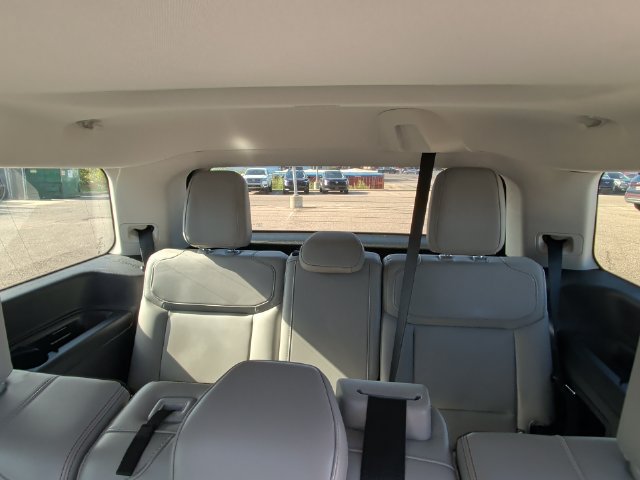 Used 2025 Ford Expedition Active AWD/4WD image 30