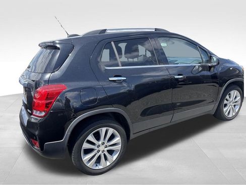 Used 2018 Chevrolet Trax Premier FWD image 11