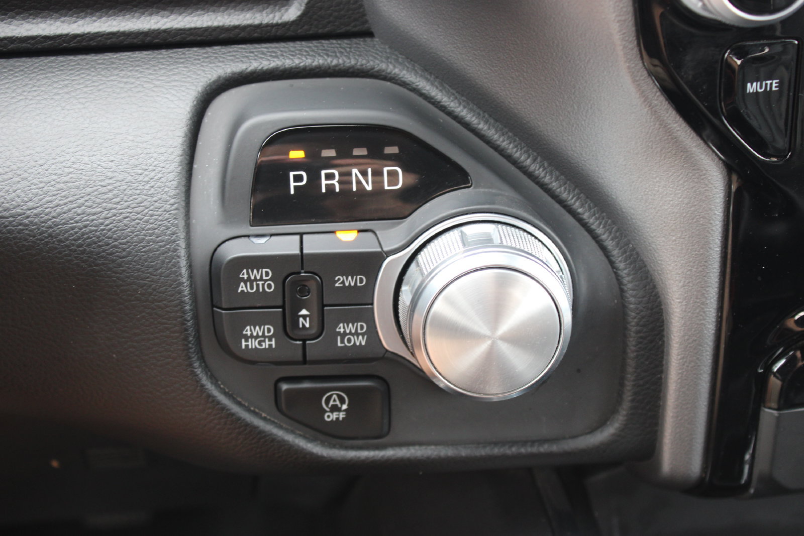 Used 2026 RAM 1500 Laramie AWD/4WD image 18