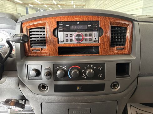 Used 2007 Dodge Ram 3500 Truck SLT image 17